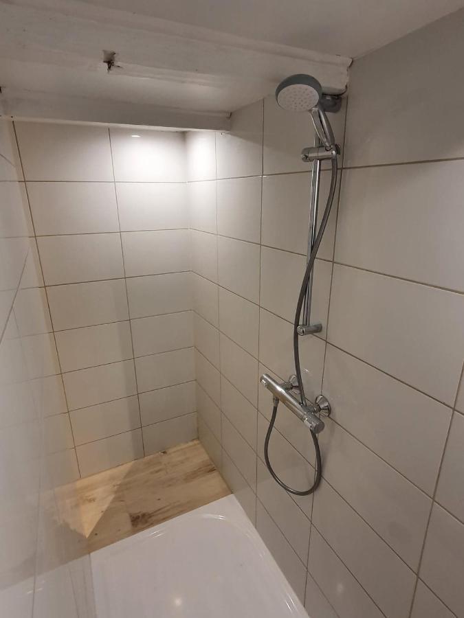 Logement Chaleureux Avec Parking Gratuit Oyre Esterno foto